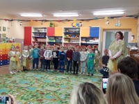 Jesienne zabawy sensoryczne z rodzicami